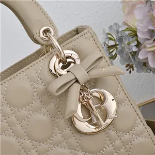 Dior Lady Dior বার্গন্ডি কুইল্টেড ক্যানেজ টপ-হ্যান্ডেল টোট ব্যাগ 9