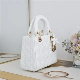 Dior Lady Dior বার্গন্ডি কুইল্টেড ক্যানেজ টপ-হ্যান্ডেল টোট ব্যাগ 17