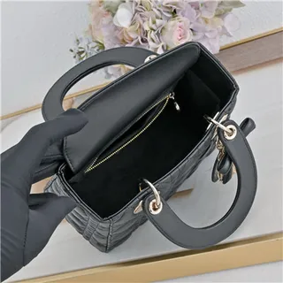Dior Lady Dior বার্গন্ডি কুইল্টেড ক্যানেজ টপ-হ্যান্ডেল টোট ব্যাগ 21