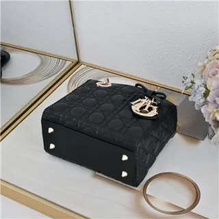 Dior Lady Dior বার্গন্ডি কুইল্টেড ক্যানেজ টপ-হ্যান্ডেল টোট ব্যাগ 23