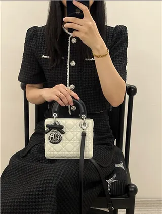 Dior Lady Sac à main à anse supérieure en cuir matelassé cannage blanc noir 17