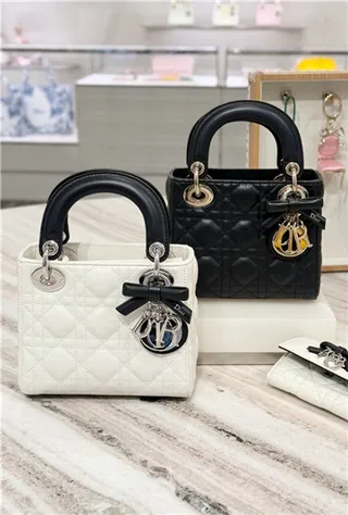 Dior Lady Sac à main à anse supérieure en cuir matelassé cannage blanc noir 19