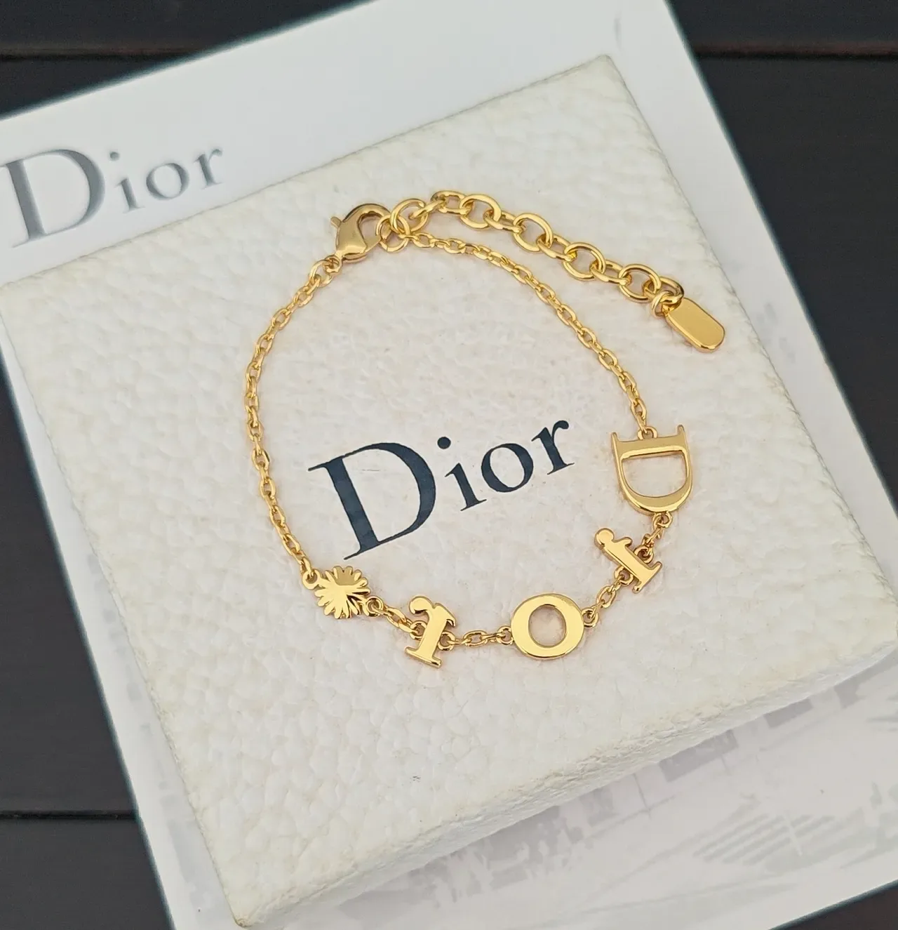 Dior Letter Charm Gold-Tone Enamel Daisy Bracelet 2