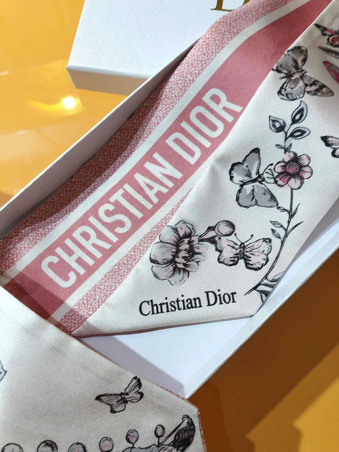 Dior Mitzah Lenço Branco Rosa Fino Cônico Silhueta Floral E Borboleta Impressão Seda 5