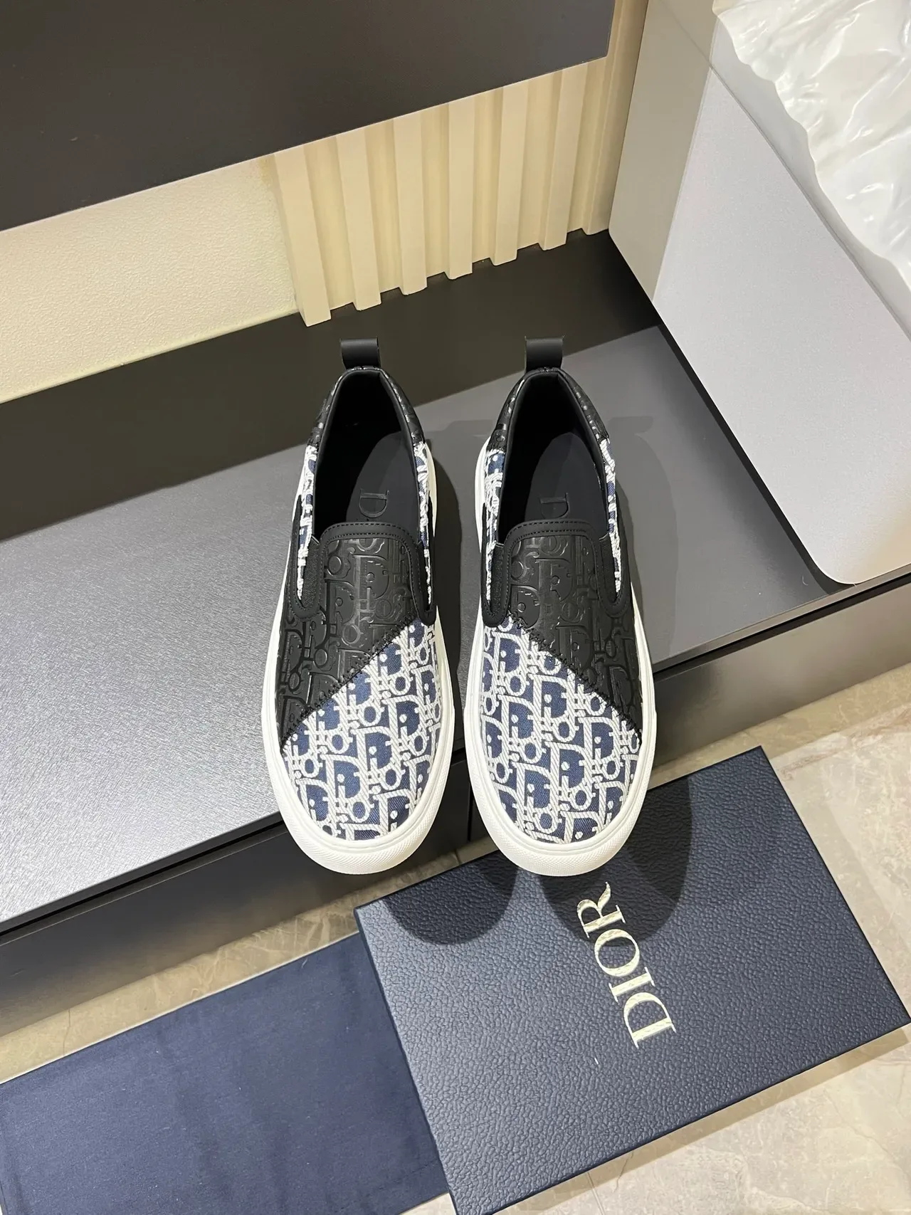 Dior 海军蓝黑色低帮印花生活休闲鞋 5