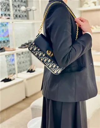 Dior Navy Gold Sac à chaîne à rabat structuré avec impression oblique sur toile 14
