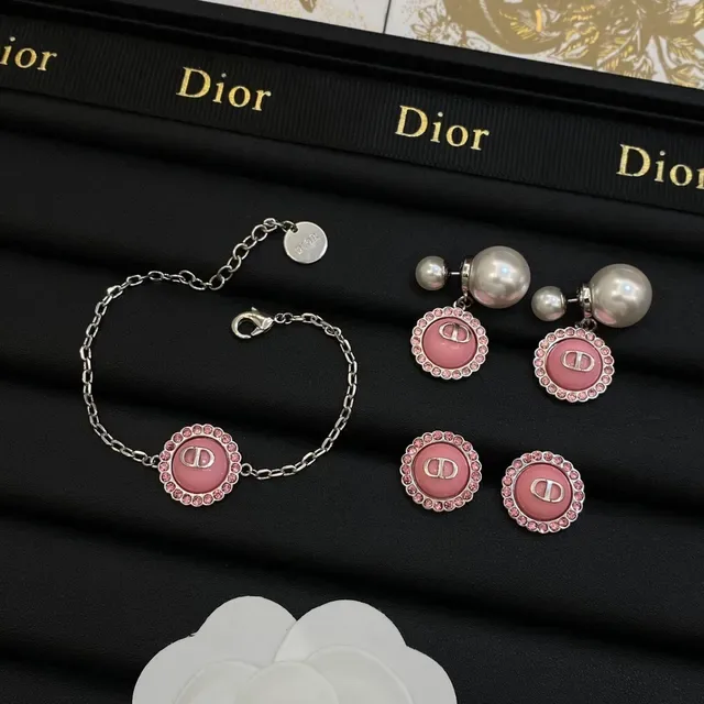 Dior Pink Silver Circular Enamel Pendant Crystal-Encrusted Bezel Necklace 8