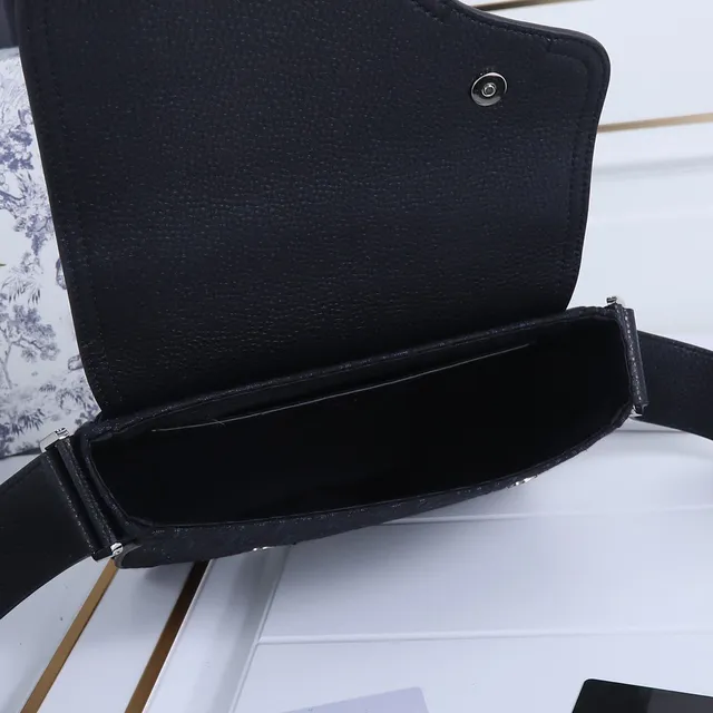 Dior Saddle 黑色 米色 不对称 翻盖 压纹皮革 马鞍包 11