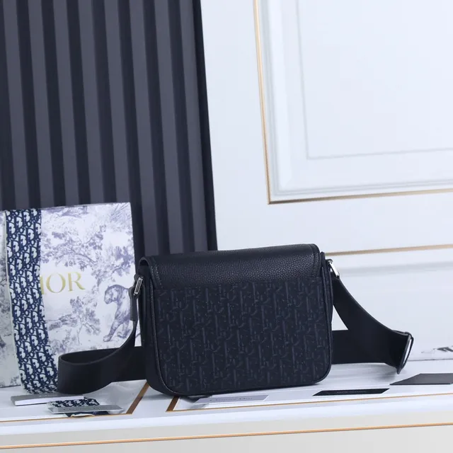 Dior Saddle 黑色 米色 不对称 翻盖 压纹皮革 马鞍包 17