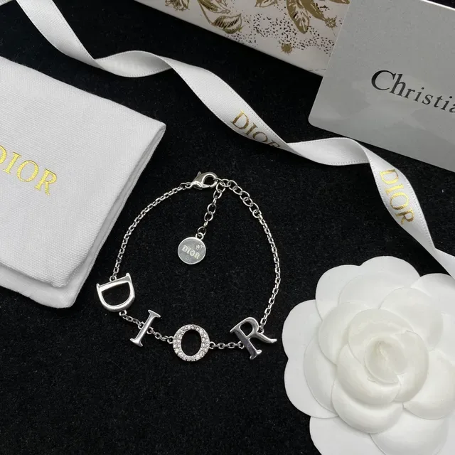 Dior Collar Plata Blanca con Charm de Letra Pavé-Set 4