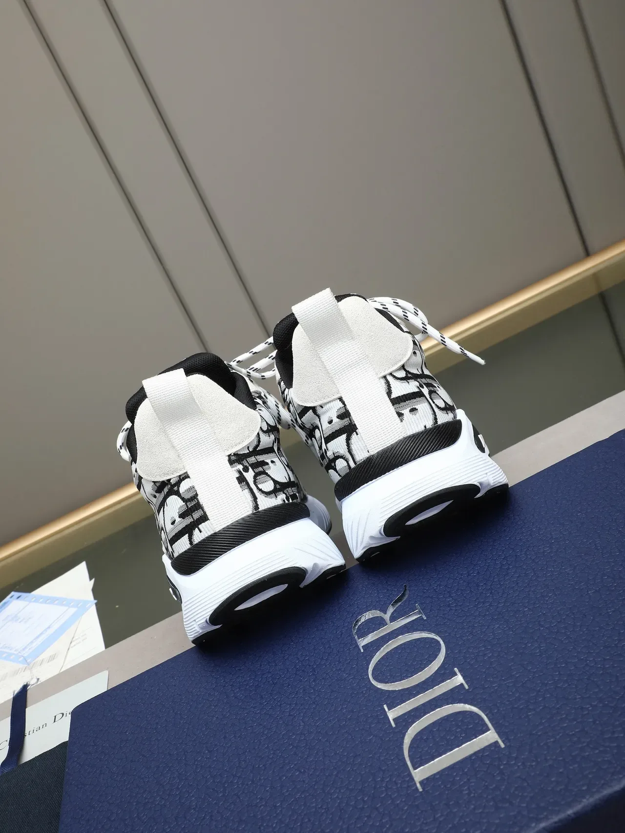 Dior Blanc Noir Motif Monogramme Imprimé Tissu Supérieur Semelle Intermédiaire Sculptée Chaussures Lifestyle 3