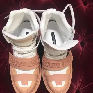 Dolce & Gabbana বেইজ সাদা উচ্চ টপ স্ট্র্যাপ অ্যাকসেন্টেড লাইফস্টাইল স্নিকার্স
