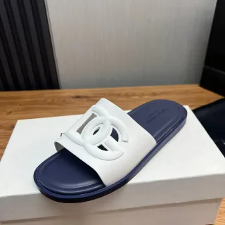 Dolce & Gabbana Logo Slide نعال أبيض ونافي