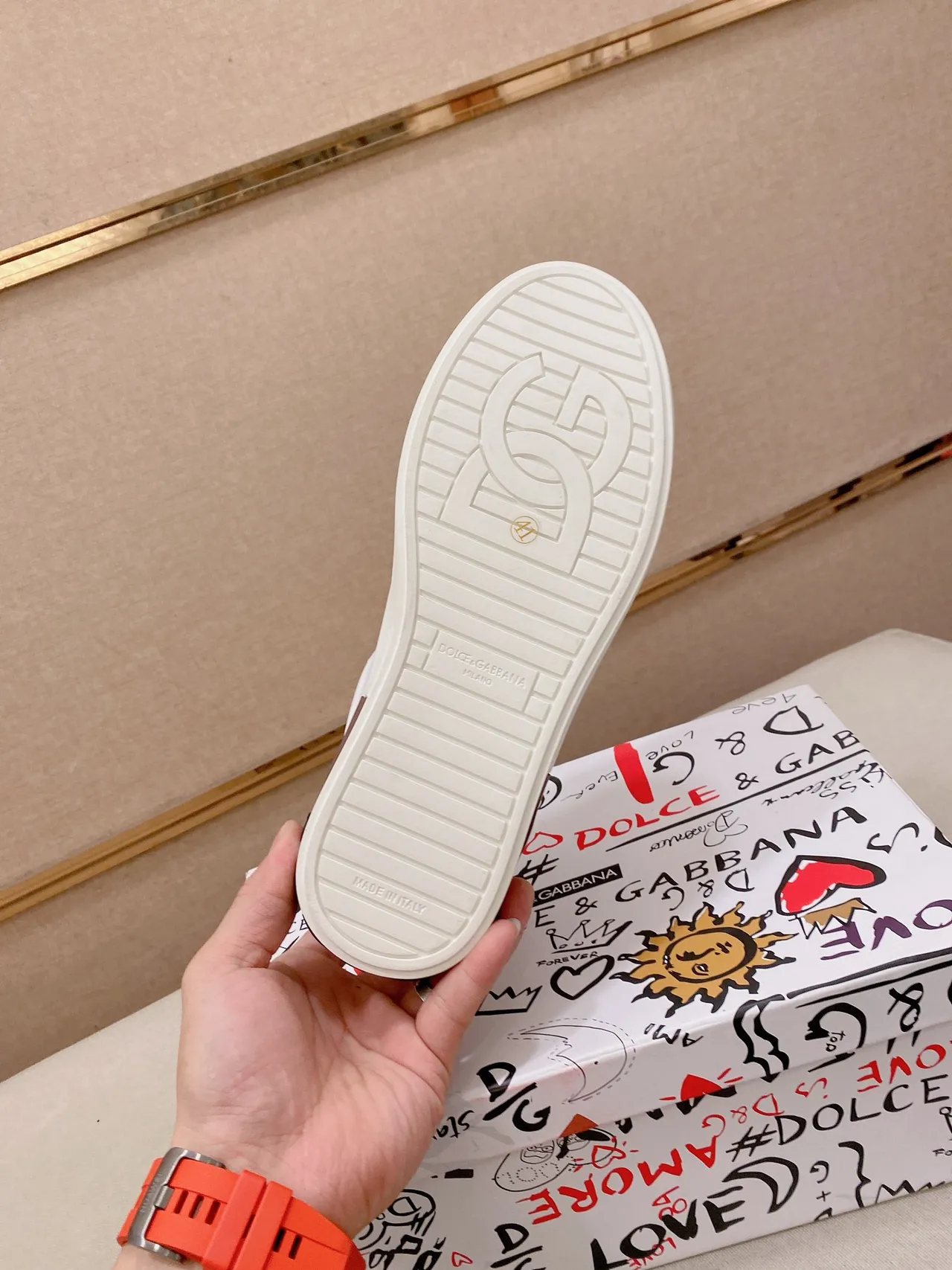 Dolce & Gabbana LOVE Collection حذاء أسلوب الحياة من الجلد الأبيض والبني 2