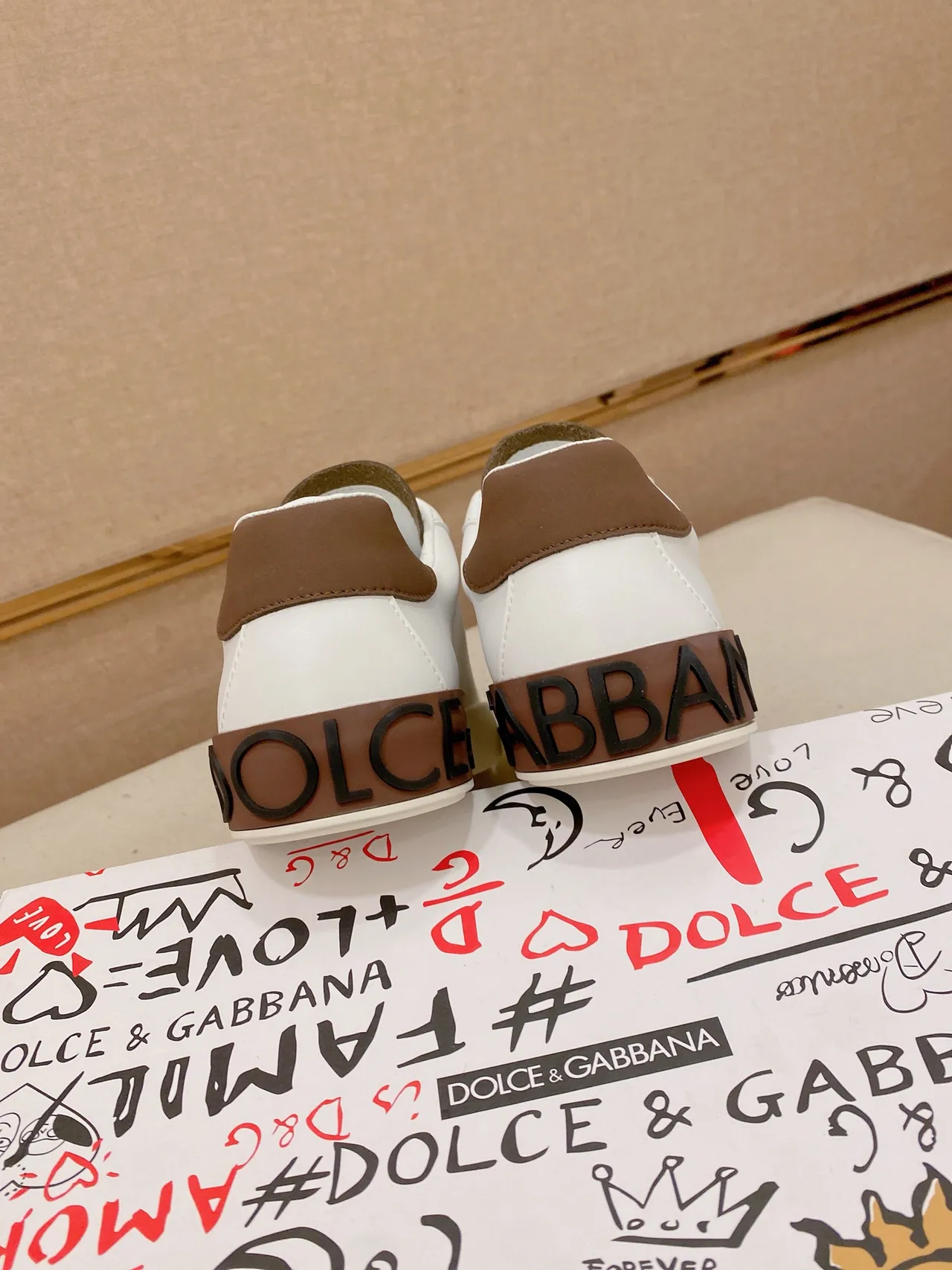 Dolce & Gabbana LOVE Collection حذاء أسلوب الحياة من الجلد الأبيض والبني 3