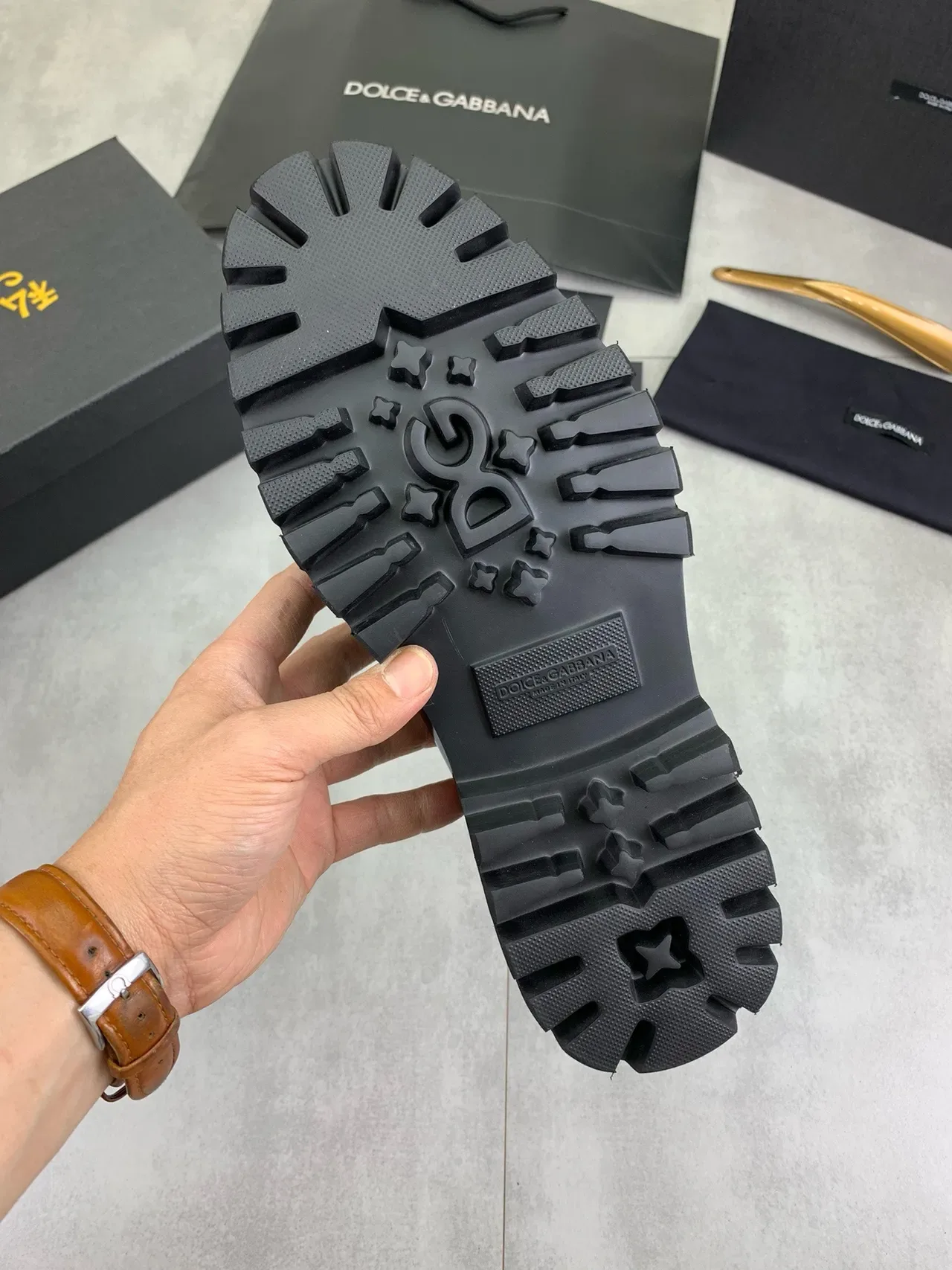 Dolce & Gabbana Portofino 棕金 高光专利皮革 厚底铆钉 乐福鞋 3