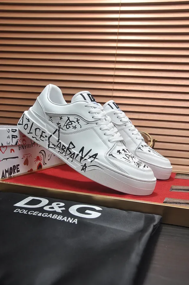 Dolce & Gabbana Sneakers Lifestyle Blanc et Noir en Cuir Graffiti-Print 8