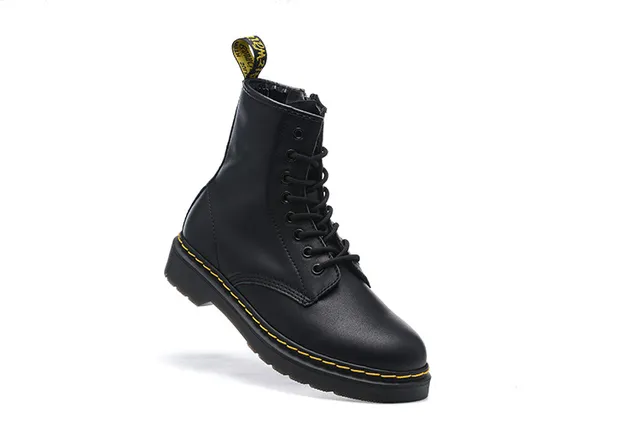 Dr. Martens 1460 Bottes Martin Cuir Noir Lisse Couture Jaune 3
