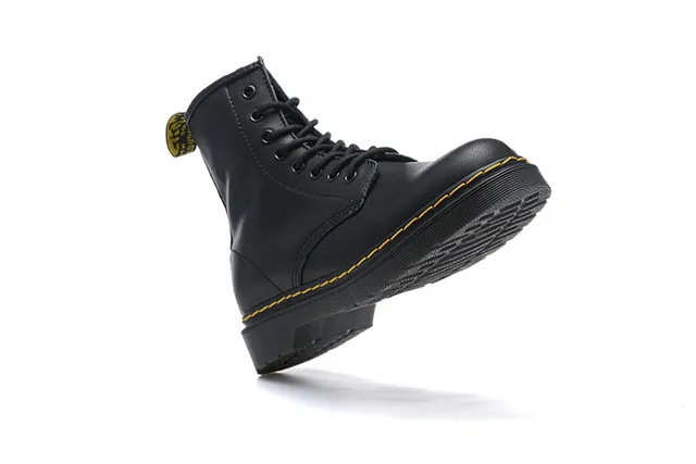 Dr. Martens 1460 Bottes Martin Cuir Noir Lisse Couture Jaune 4