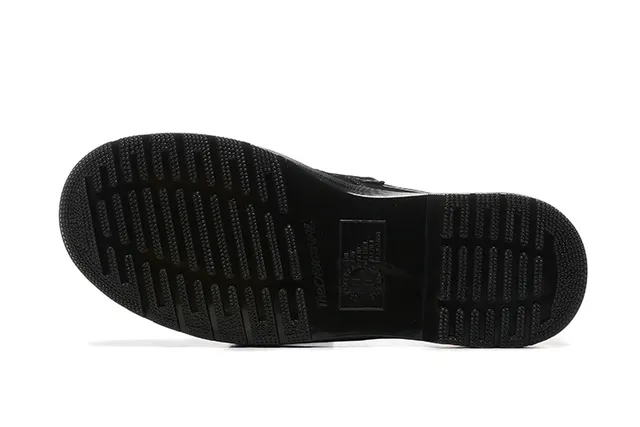 Dr. Martens काले सफेद प्लेटफॉर्म सोल टासल स्ट्रैप लोअफर 6