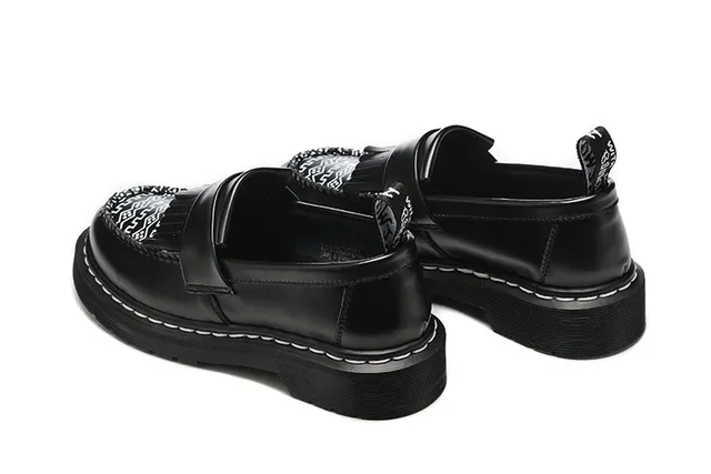 Dr. Martens काले सफेद प्लेटफॉर्म सोल टासल स्ट्रैप लोअफर 7