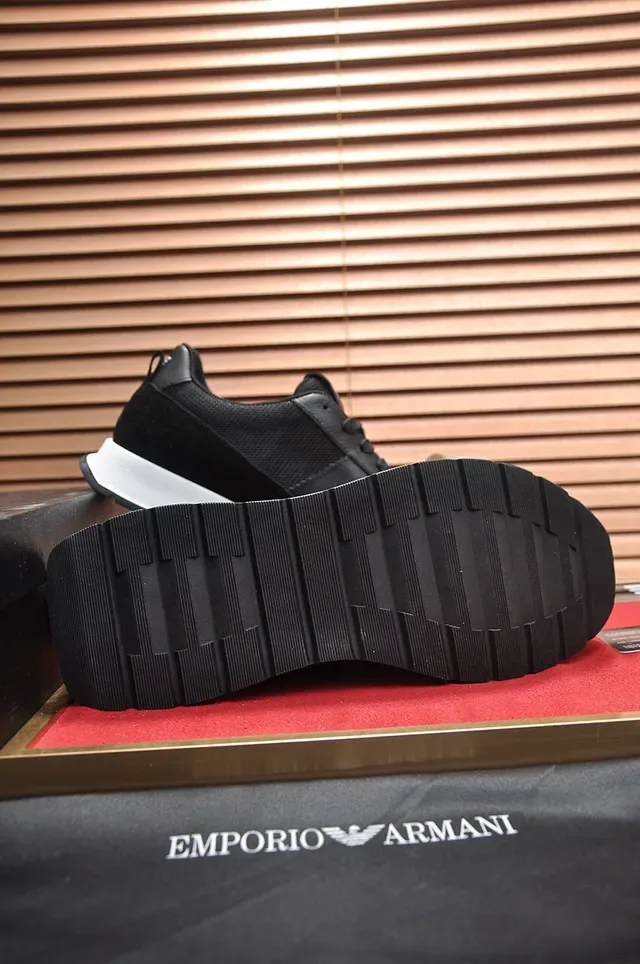 Emporio Armani Tênis Lifestyle de Malha e Camurça Preto 4