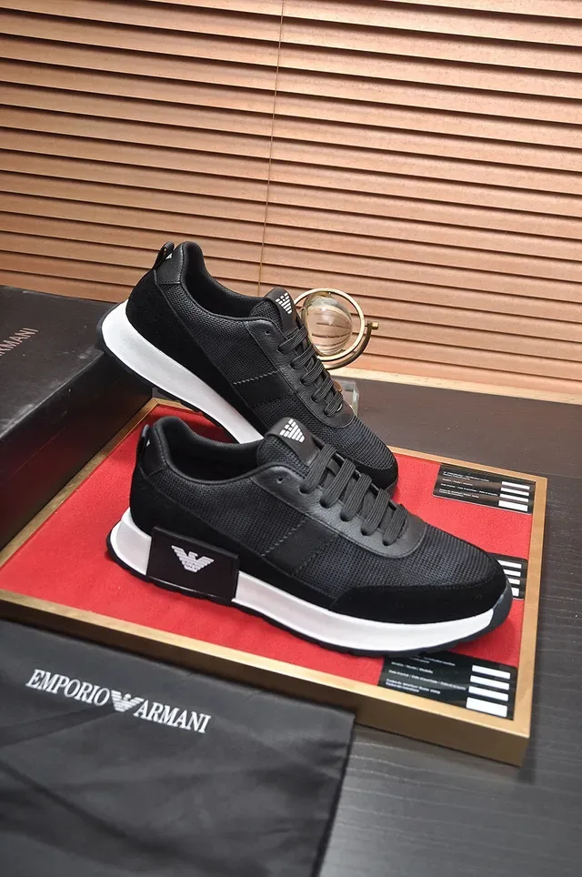 Emporio Armani Tênis Lifestyle de Malha e Camurça Preto 5