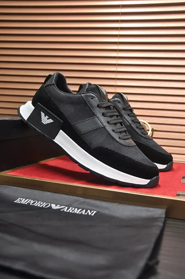 Emporio Armani Tênis Lifestyle de Malha e Camurça Preto 8