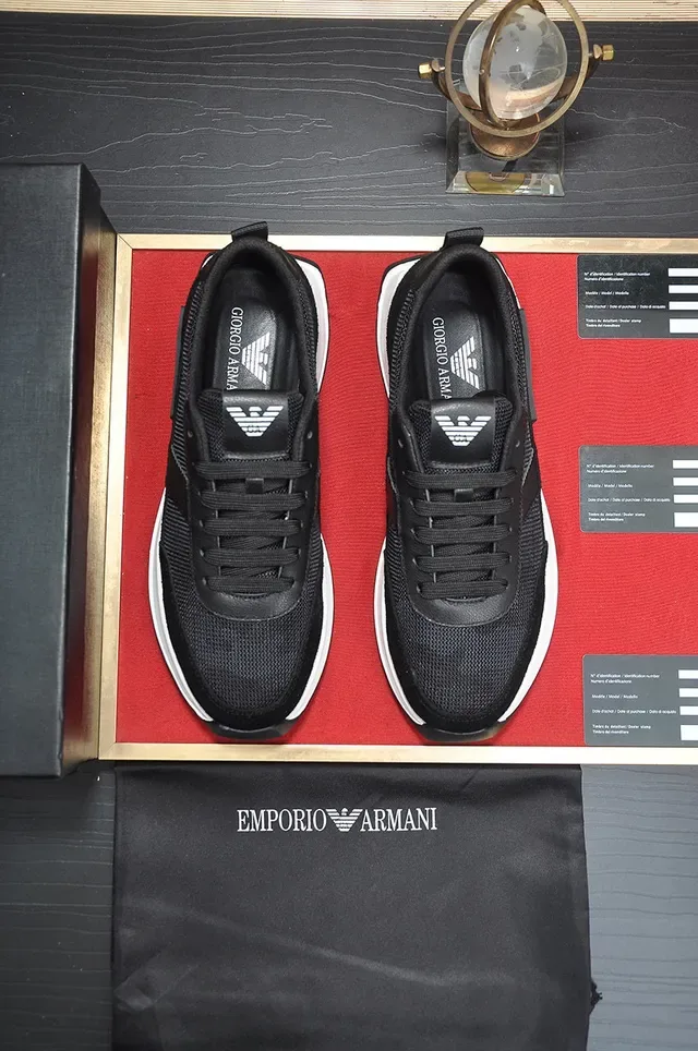 Emporio Armani Tênis Lifestyle de Malha e Camurça Preto 9