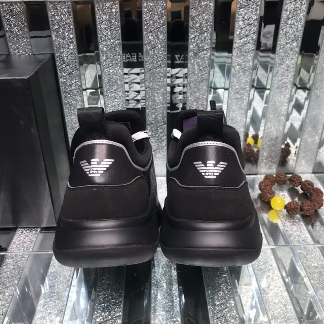 Emporio Armani Sneakers lifestyle noir et argent avec dessus en maille et panneau latéral graphique 2