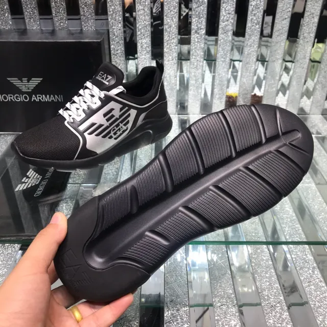 Emporio Armani Sneakers lifestyle noir et argent avec dessus en maille et panneau latéral graphique 3