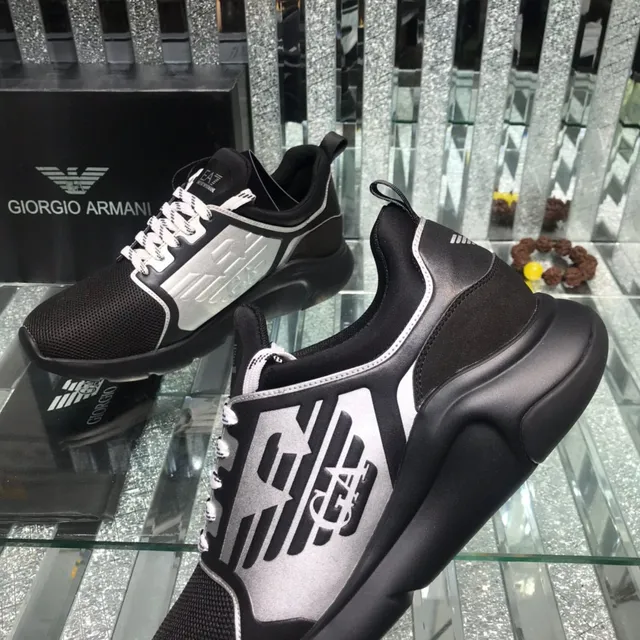 Emporio Armani Sneakers lifestyle noir et argent avec dessus en maille et panneau latéral graphique 5