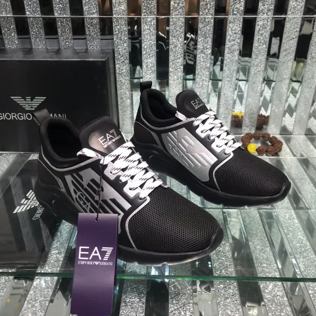 Emporio Armani Sneakers lifestyle noir et argent avec dessus en maille et panneau latéral graphique 7