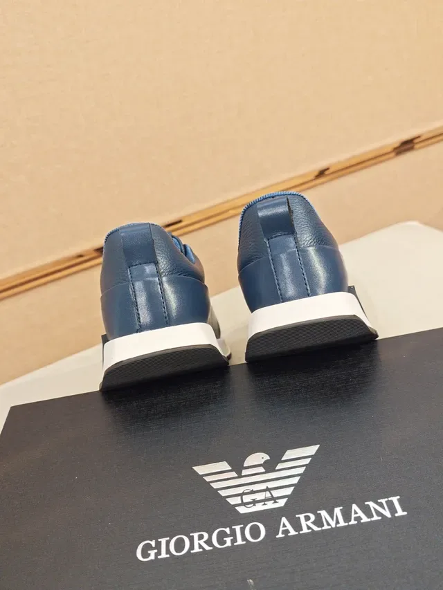 Emporio Armani Tênis Slip-On de Couro Azul Sem Cadarço Lifestyle 3