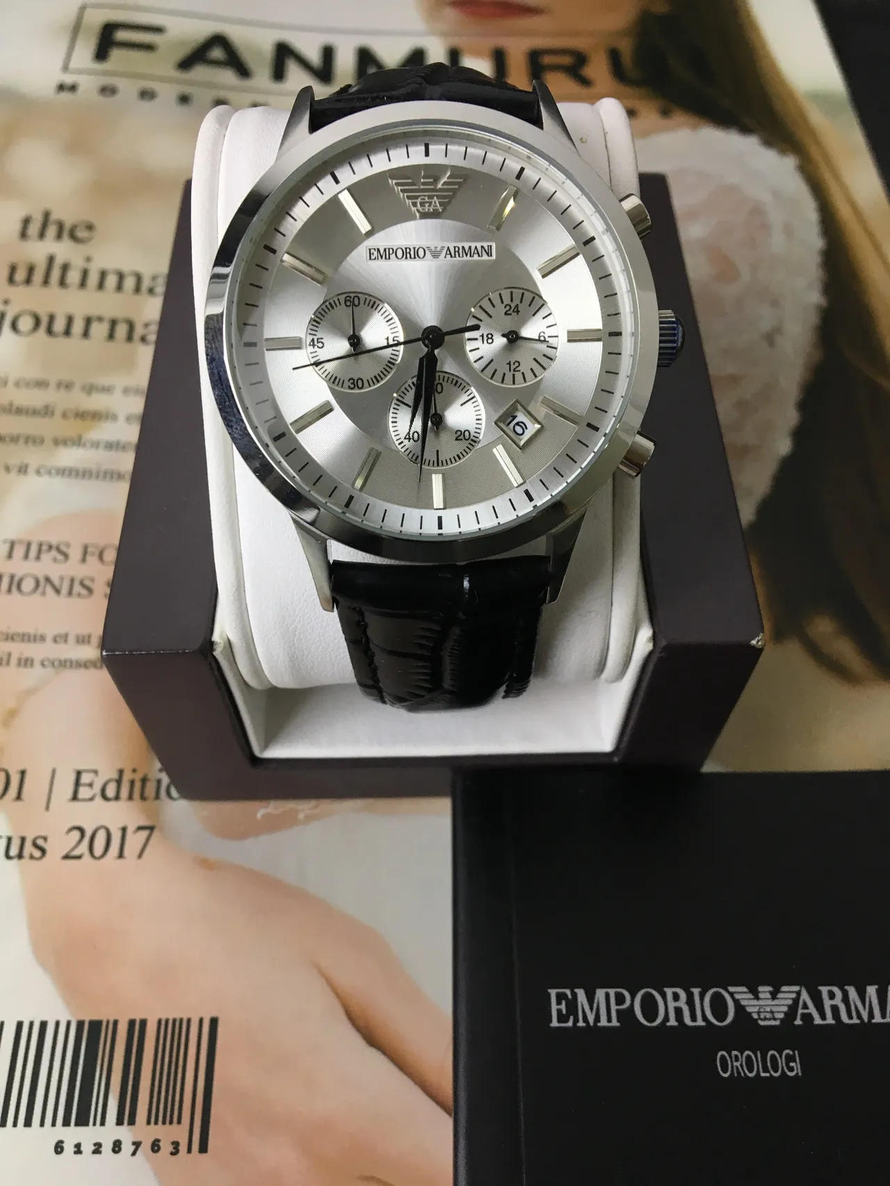 Emporio Armani Cronógrafo Esfera Plateada Correa de Cuero Negro Reloj de Cuarzo 2