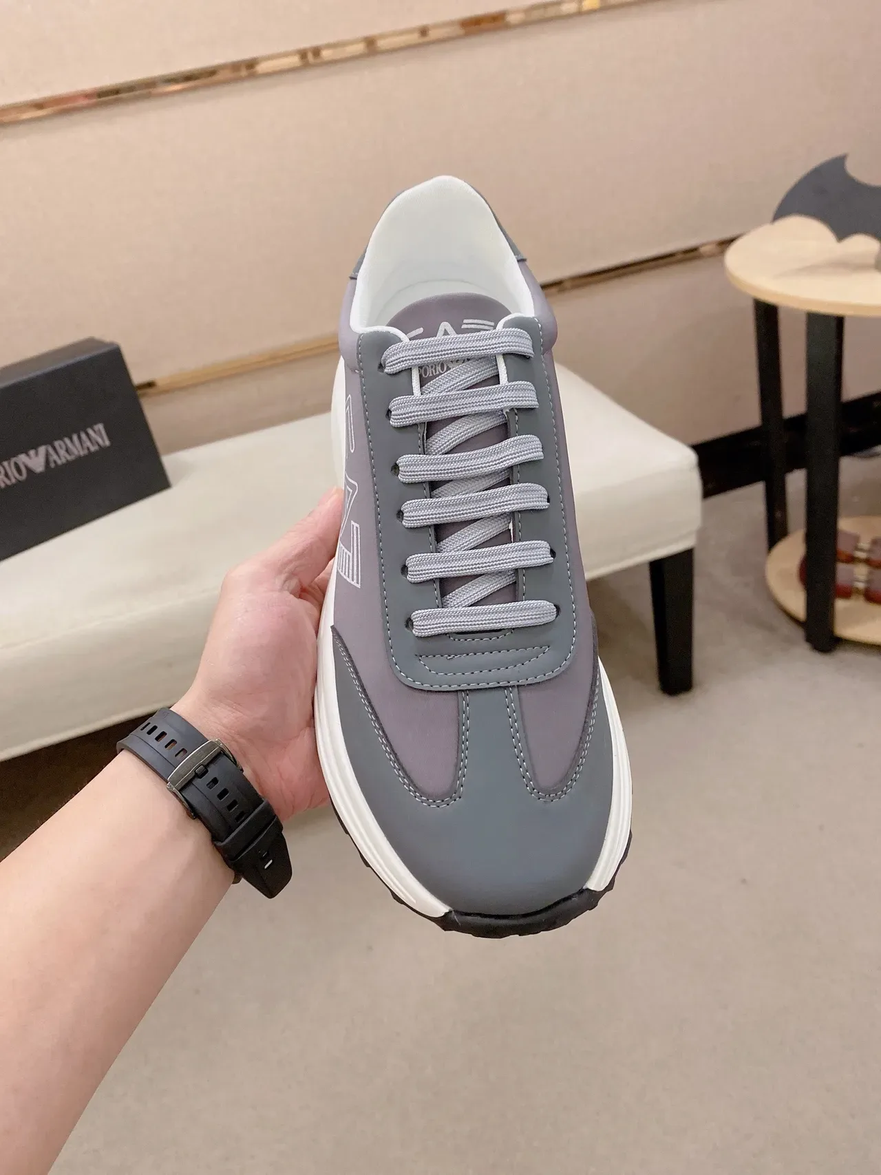 Emporio Armani Gris Blanc Baskets Lifestyle Basses avec Tige Synthétique Stratifiée 2