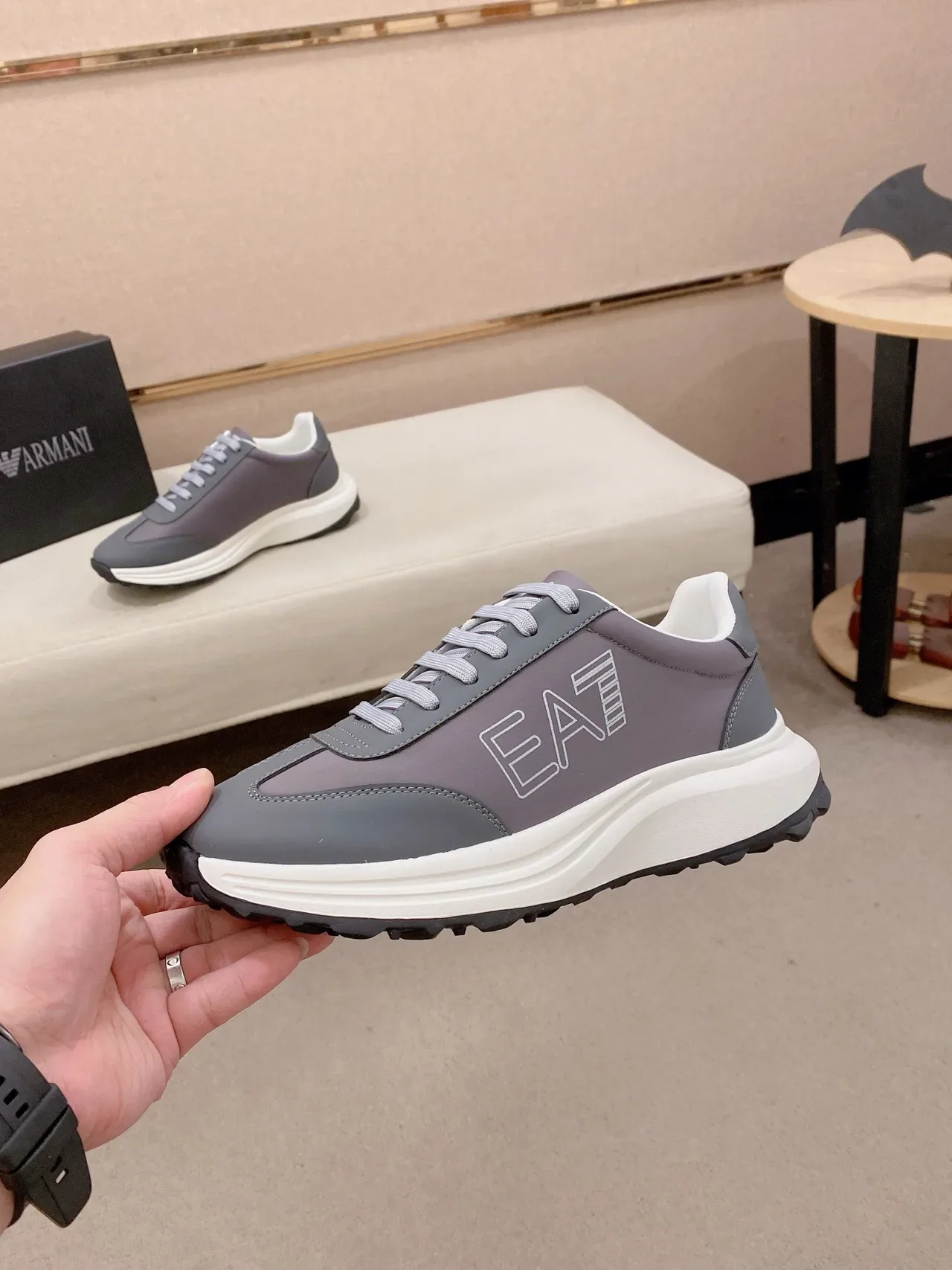 Emporio Armani Gris Blanc Baskets Lifestyle Basses avec Tige Synthétique Stratifiée 3