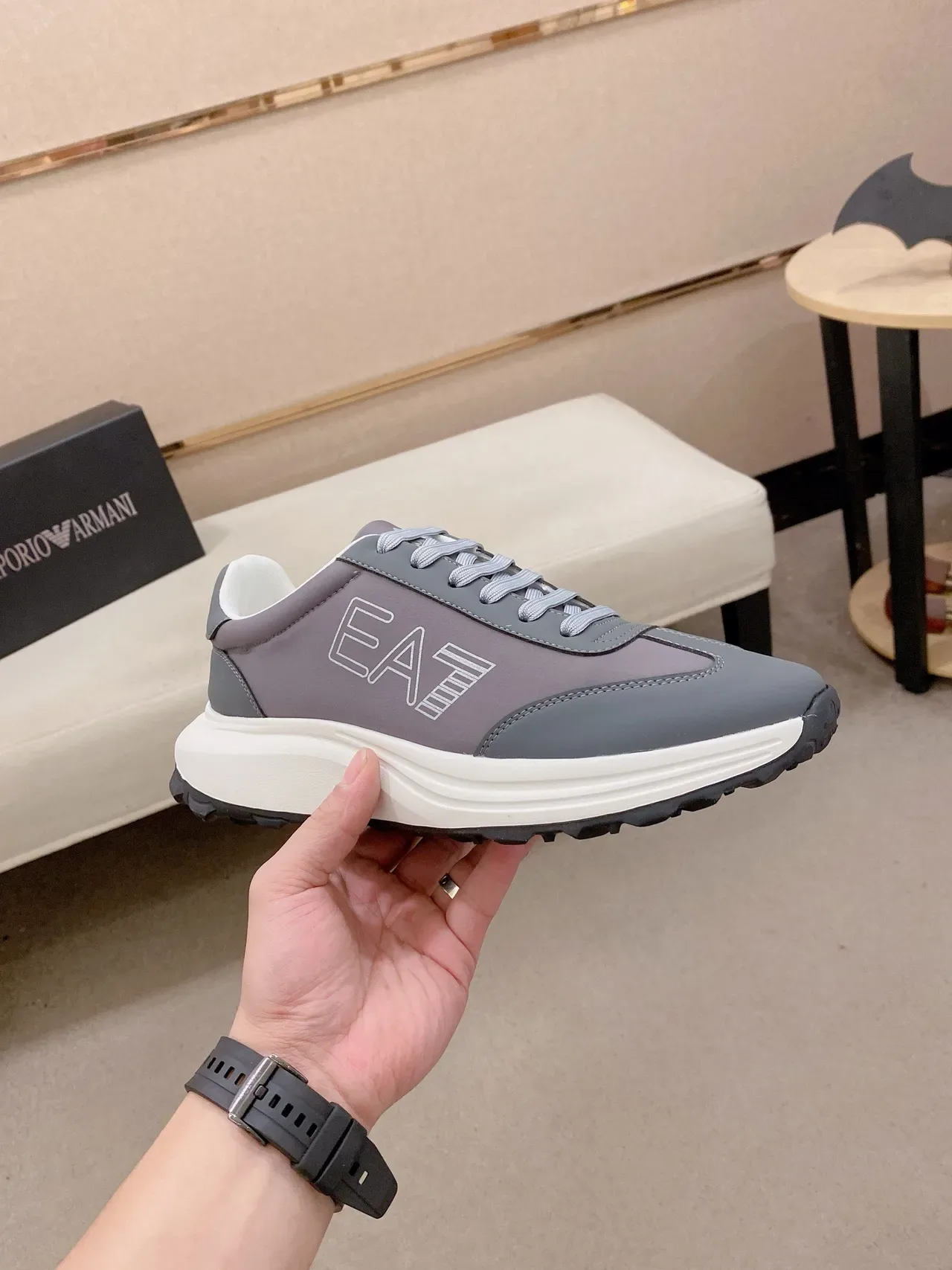 Emporio Armani Gris Blanc Baskets Lifestyle Basses avec Tige Synthétique Stratifiée 4
