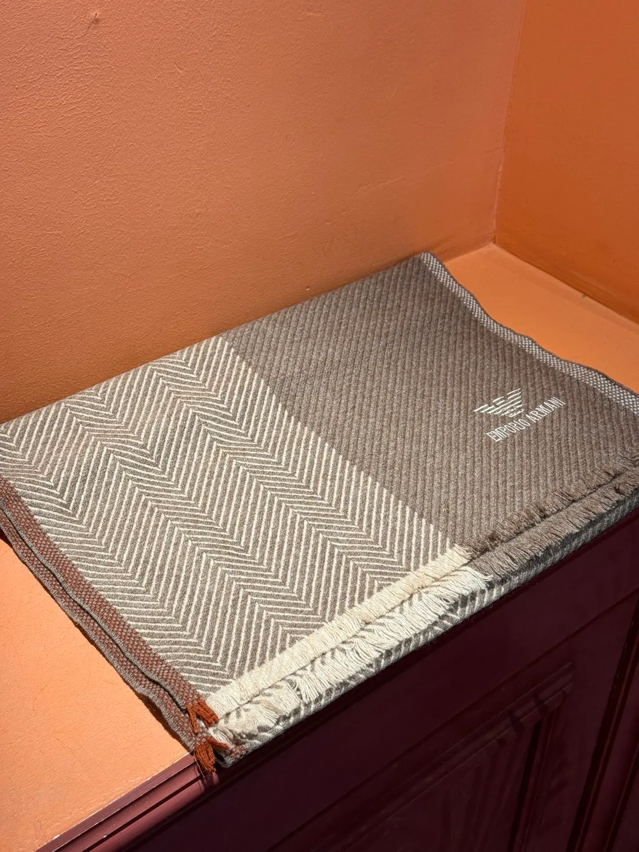 Emporio Armani Herringbone Weave Écharpe Cachemire Gris 6