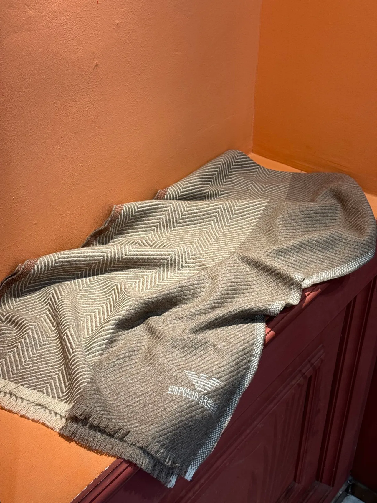 Emporio Armani Herringbone Weave Écharpe Cachemire Gris 9