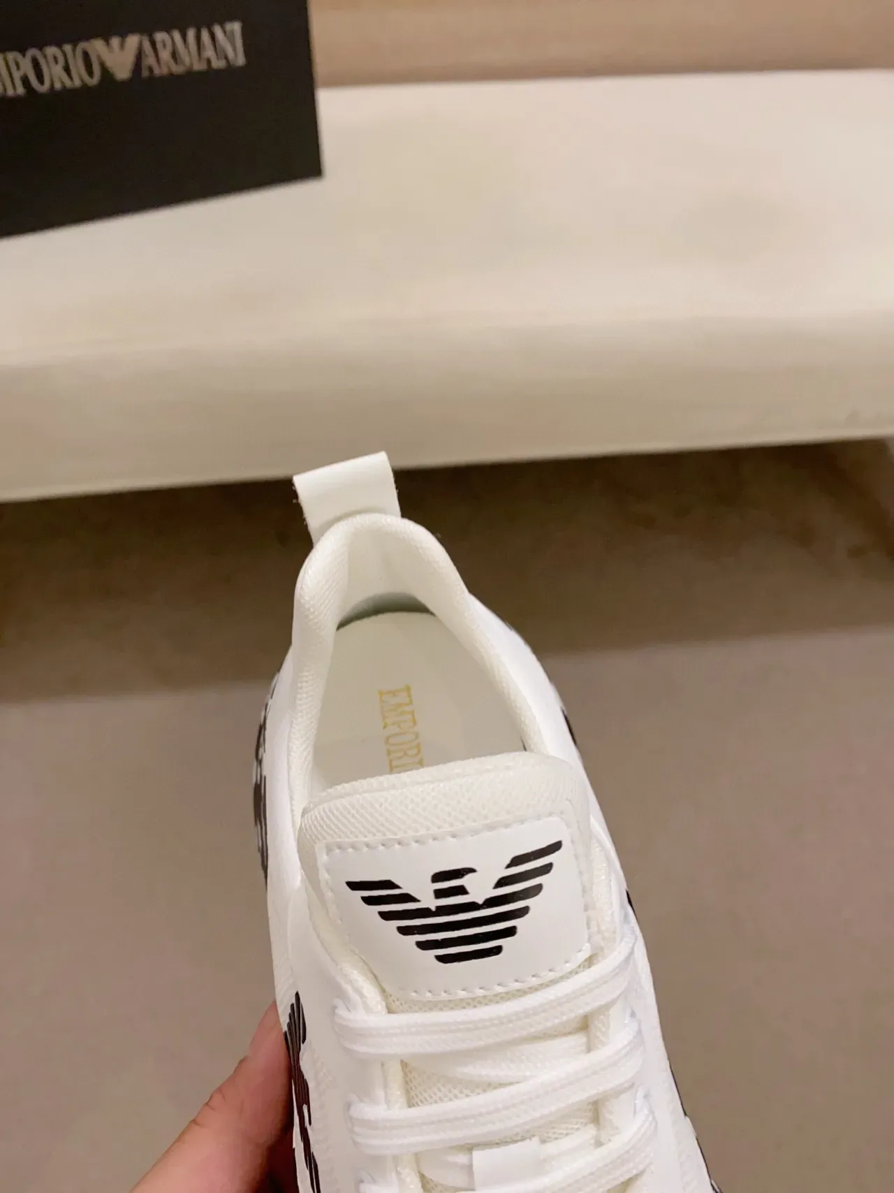 Emporio Armani Lifestyle Sneaker Branco Preto Monograma-Impressão Painéis Laterais Malha E Superior Sintético Tênis 5
