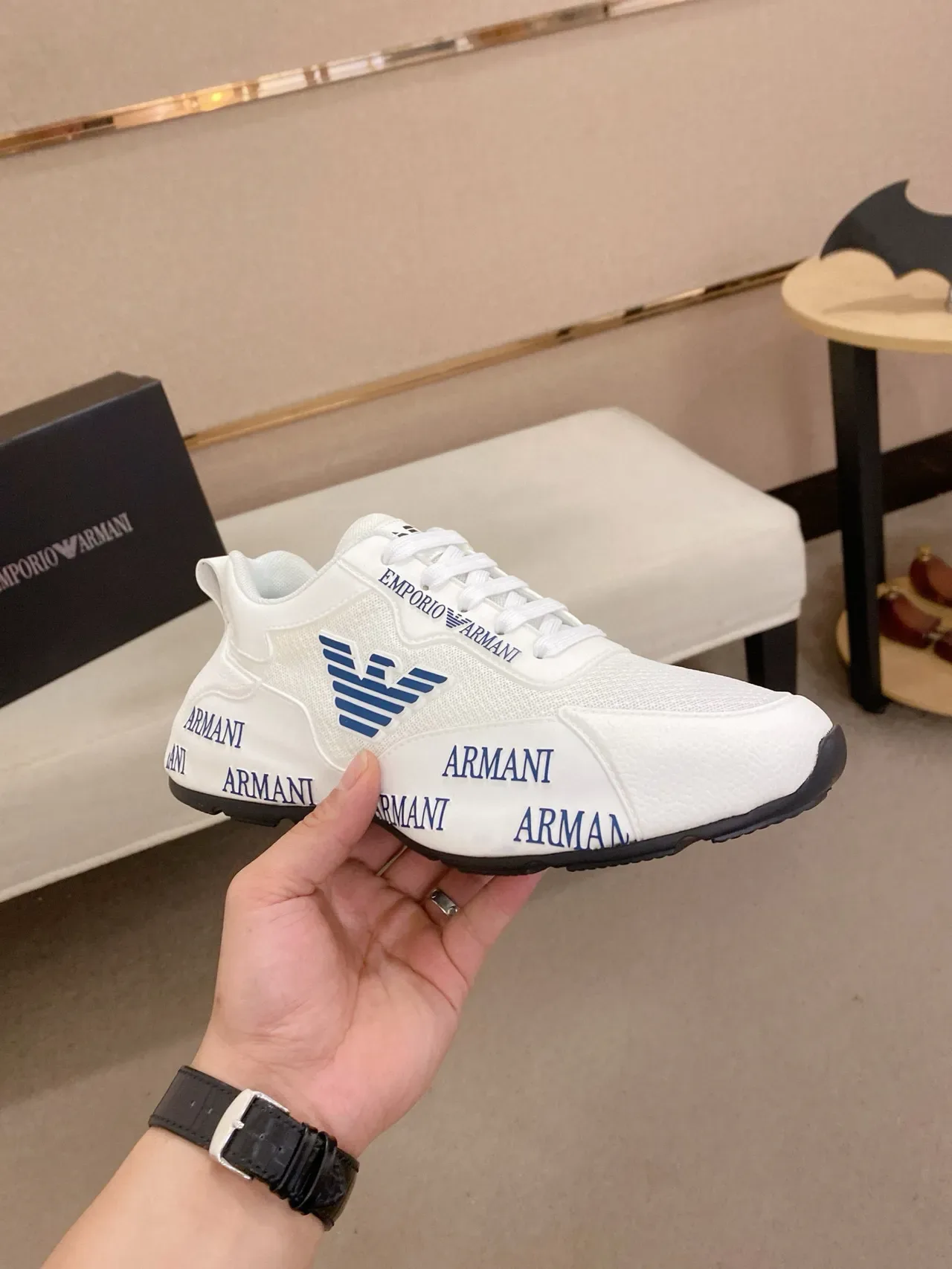 Emporio Armani Logo Lourd Blanc et Marine Sneakers Lifestyle 4