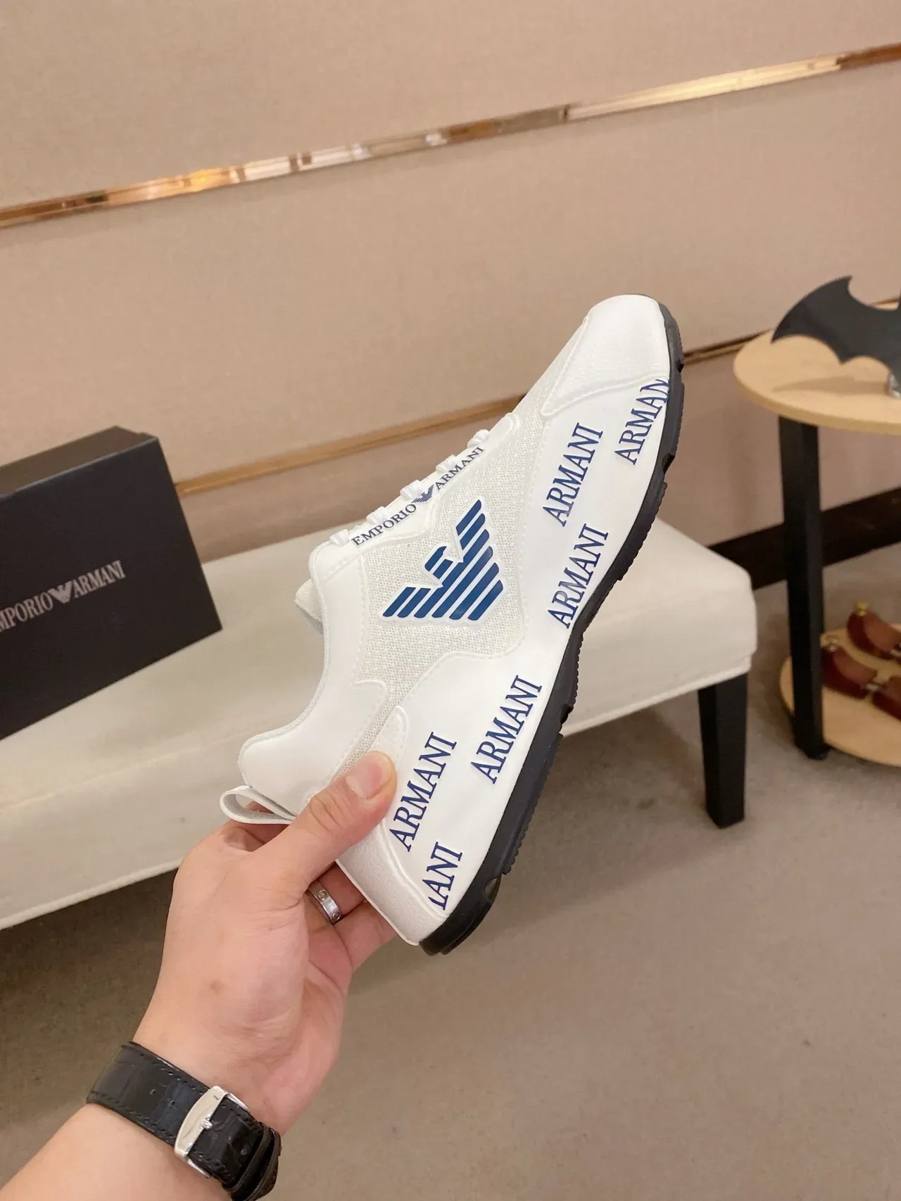 Emporio Armani Logo Lourd Blanc et Marine Sneakers Lifestyle 5