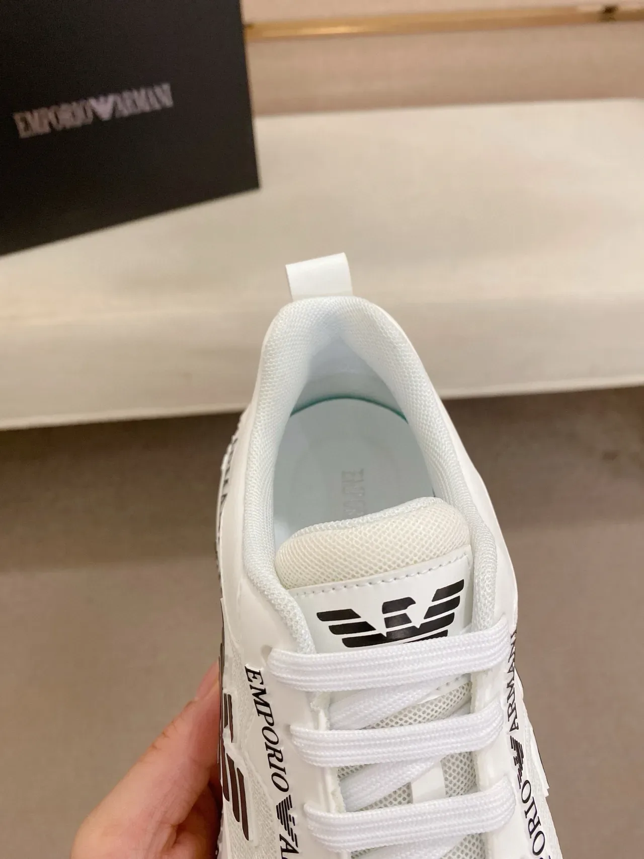 Emporio Armani Branco Preto Malha E Sintético Superior Tipografia Repetitiva No Solado Intermediário Tênis Lifestyle 6