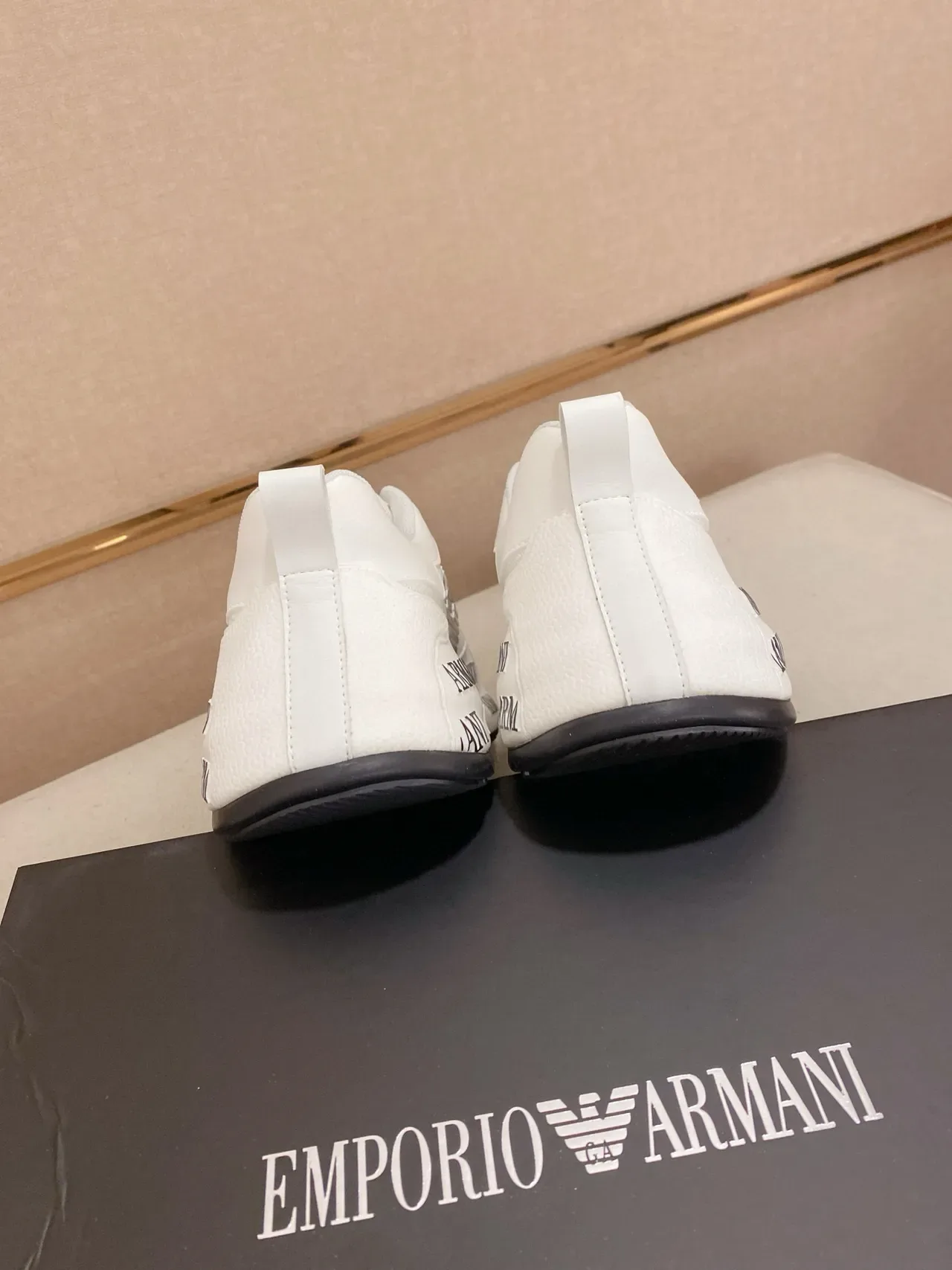 Emporio Armani Branco Preto Malha E Sintético Superior Tipografia Repetitiva No Solado Intermediário Tênis Lifestyle 8