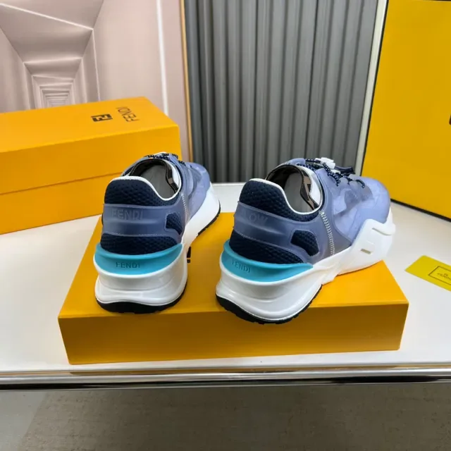 Fendi Sneakers Chunky Bleu Blanc avec Suela Sculptée et Overlay de Maille Translucide 7