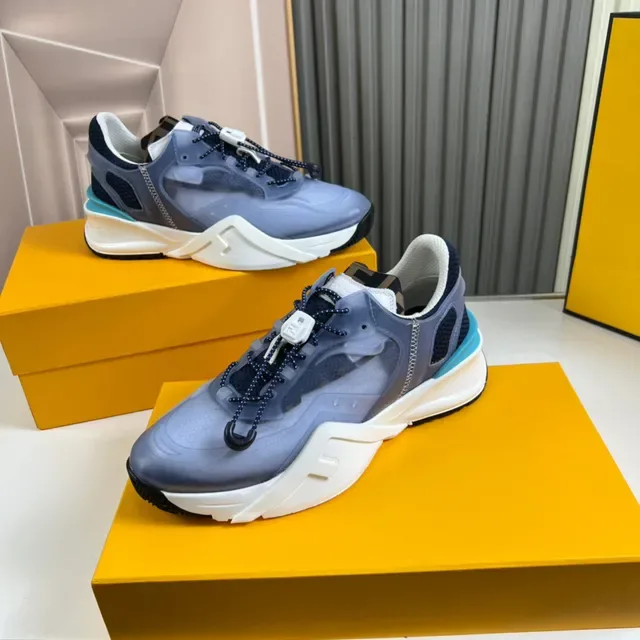 Fendi Sneakers Chunky Bleu Blanc avec Suela Sculptée et Overlay de Maille Translucide 8