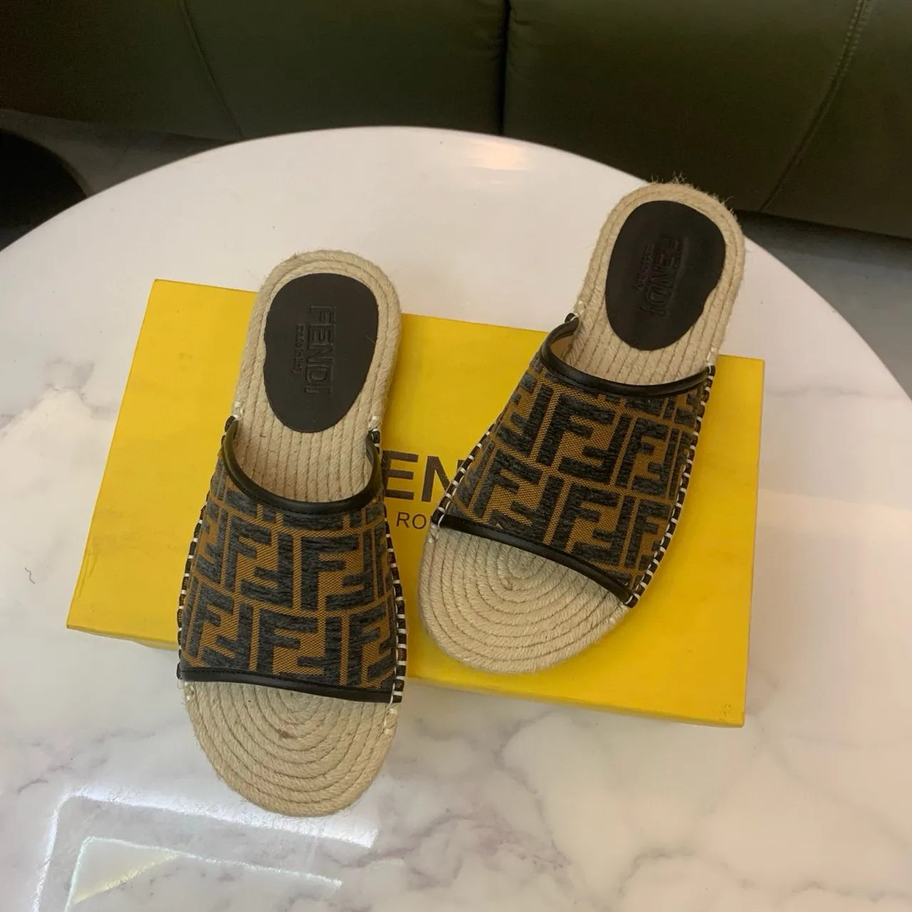 Fendi FF Monogram alpargata chinelo 3