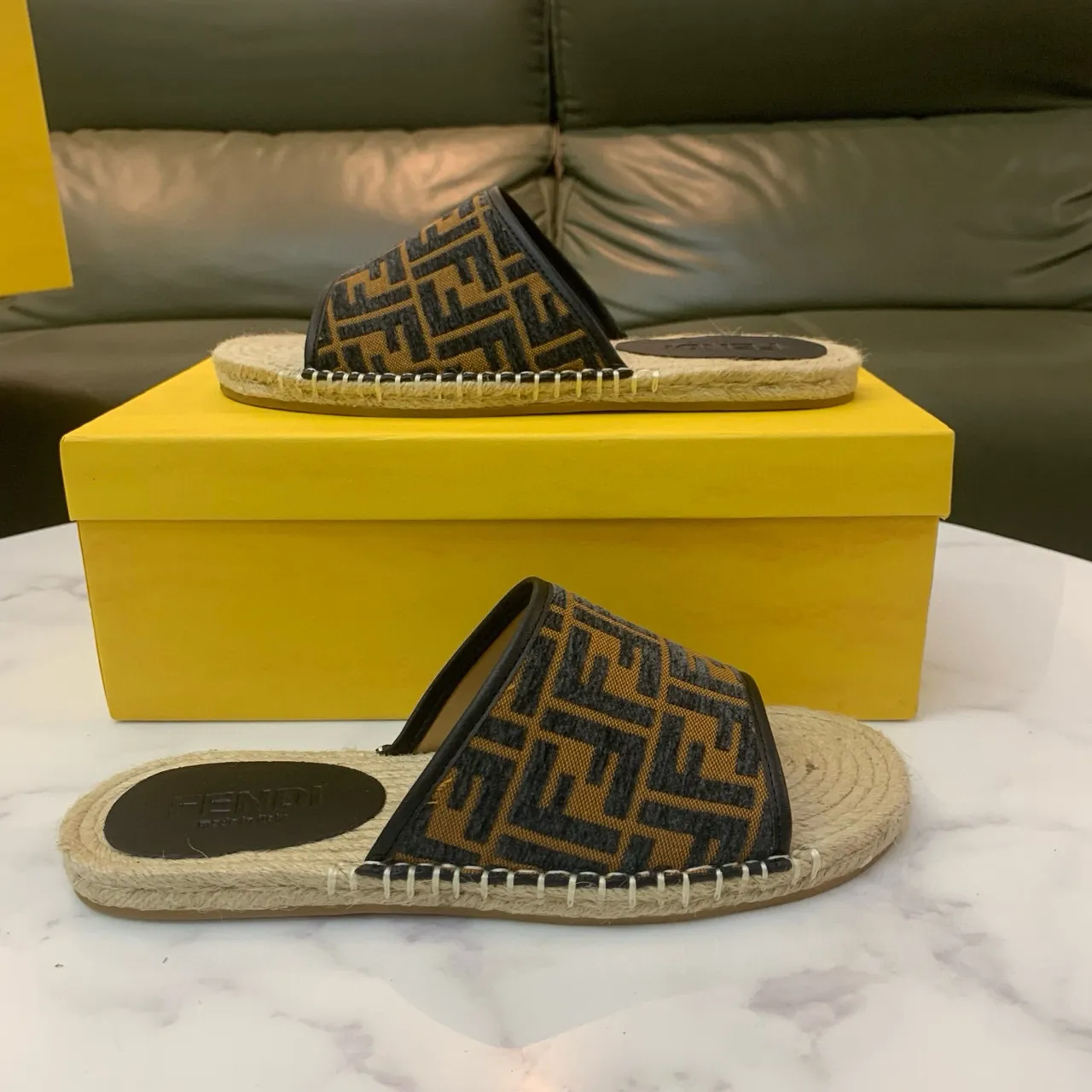Fendi FF Monogram alpargata chinelo 7