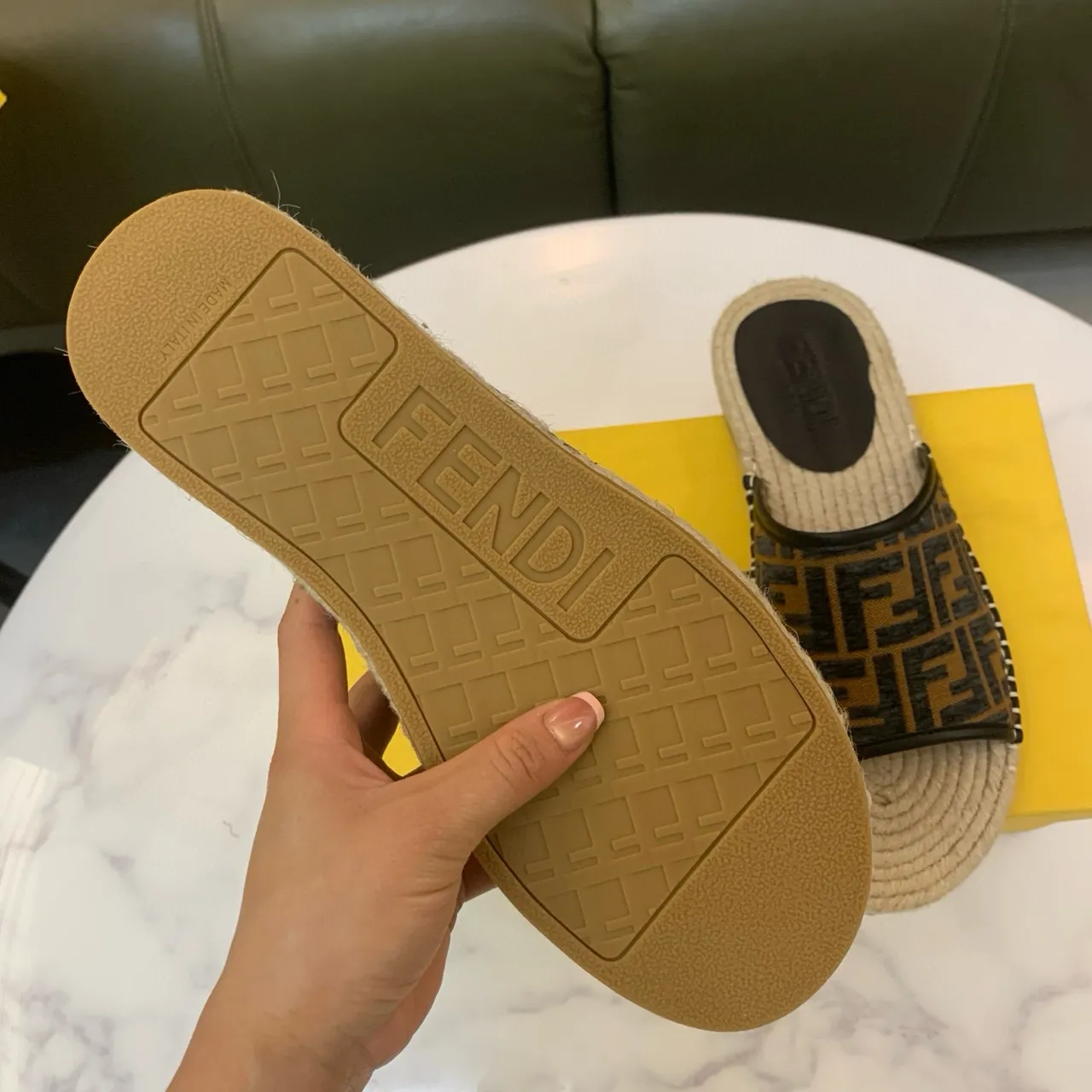 Fendi FF Monogram alpargata chinelo 8